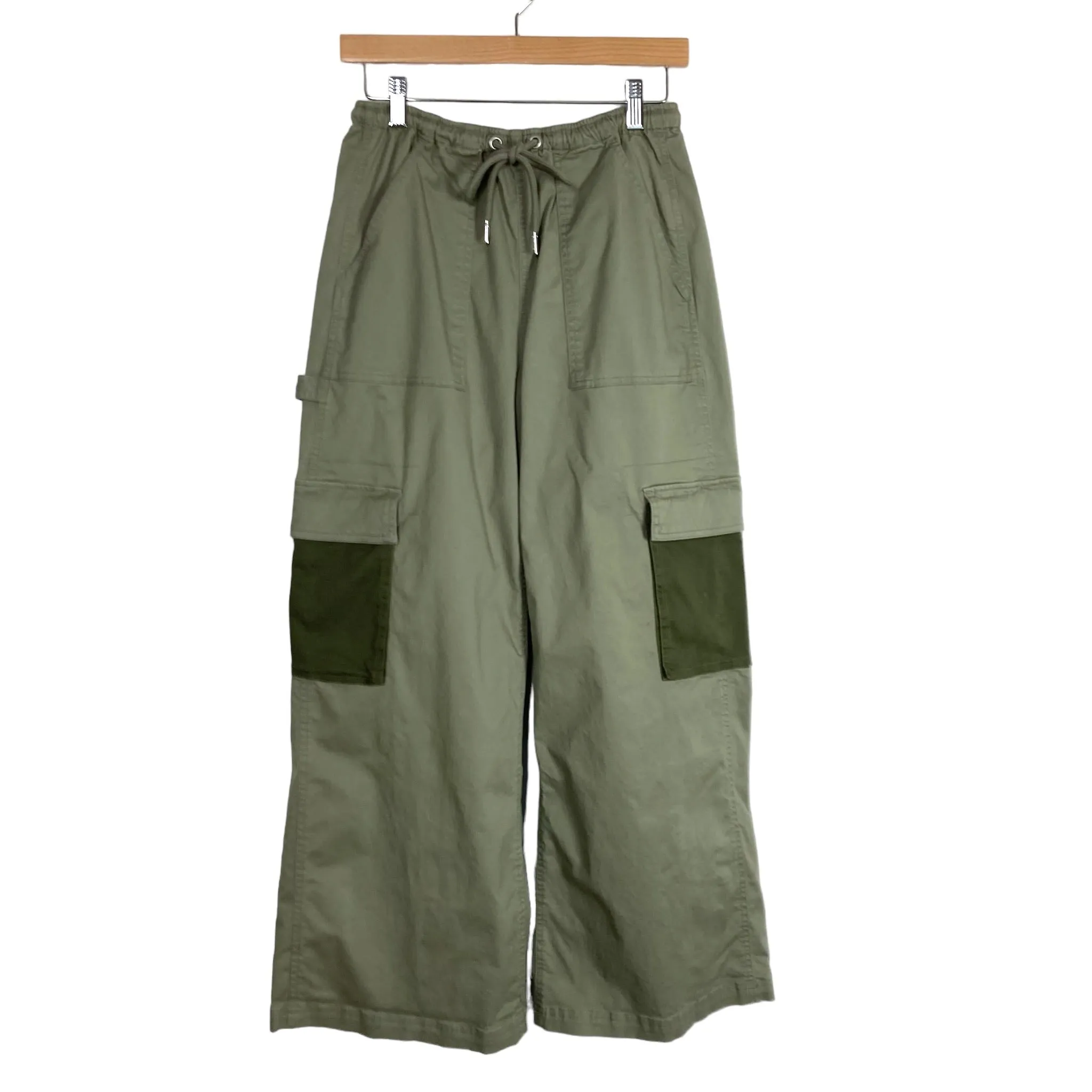 Abercrombie & Fitch Green Cargo Pocket Drawstring Wide Leg Pants- Size S Short (sold out online, Inseam 27”)