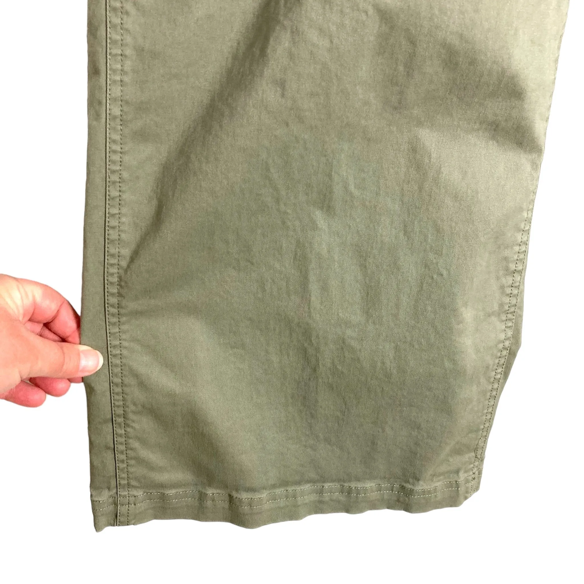 Abercrombie & Fitch Green Cargo Pocket Drawstring Wide Leg Pants- Size S Short (sold out online, Inseam 27”)