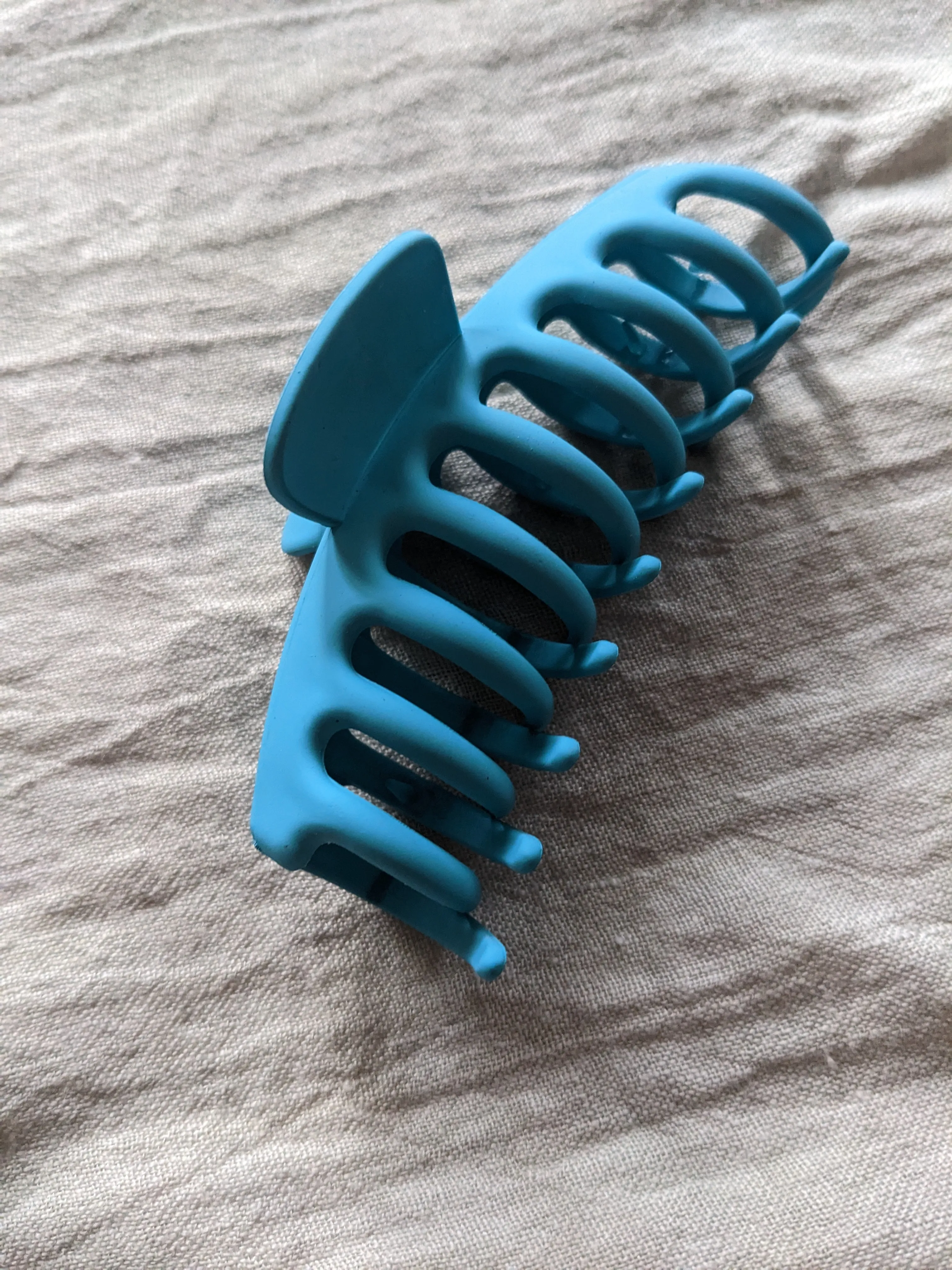 Light Blue Medium Claw Clip