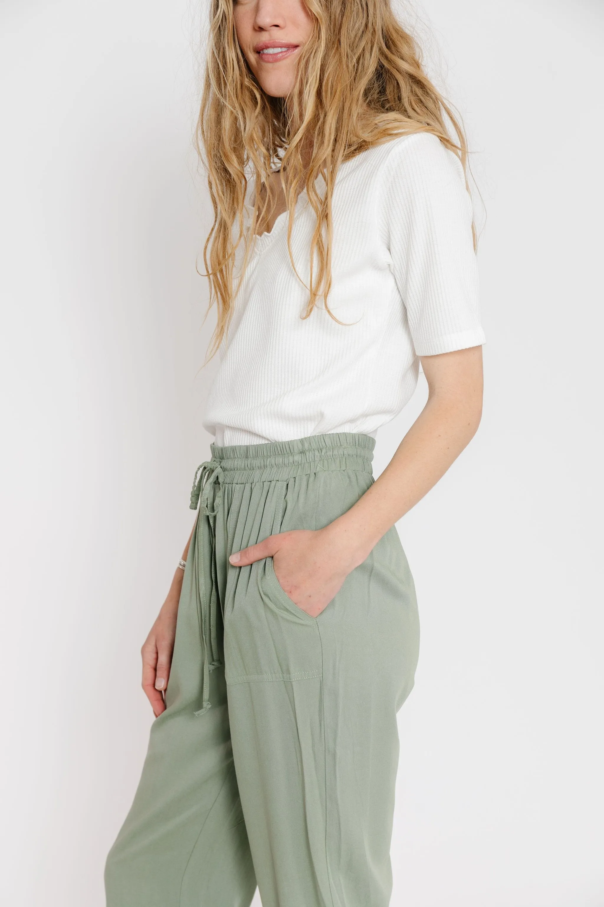 SueAnn Jogger Pant in S. Olive