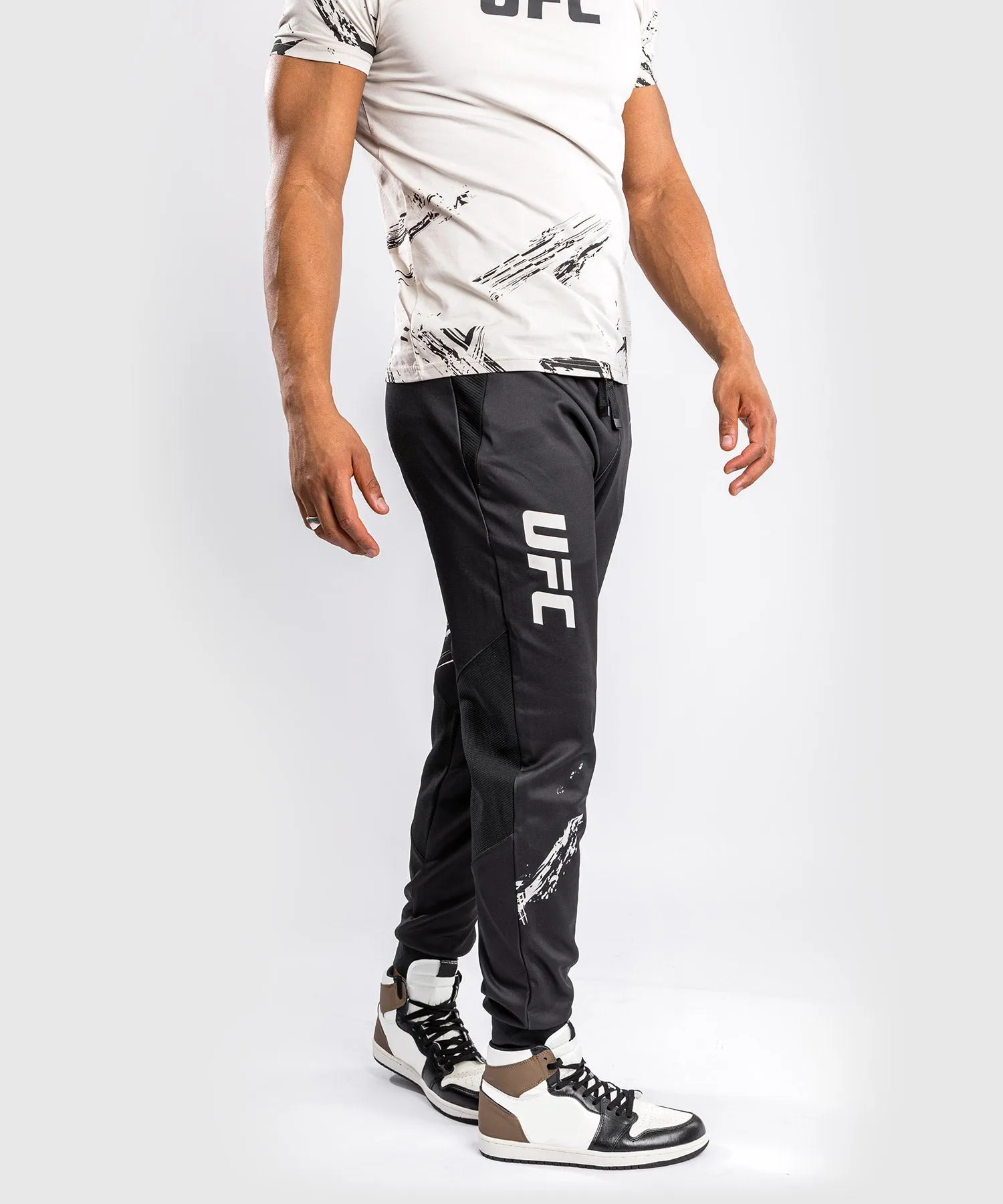 UFC Venum Authentic Fight Week 2.0 Sweatpants - Black/Sand